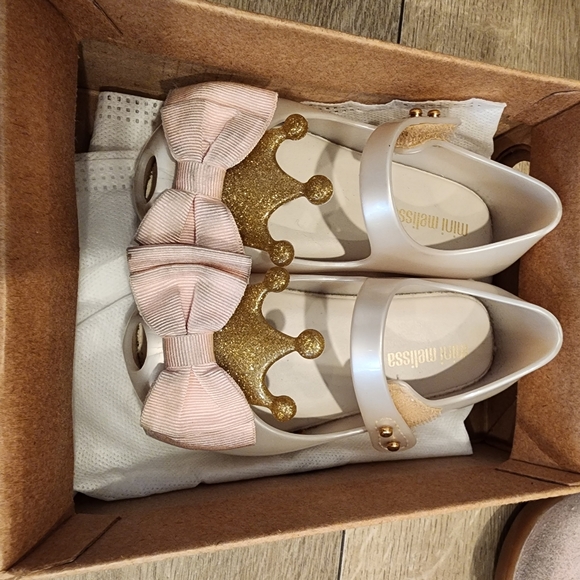 Mini Melissa Ultragirl Princess 👑 - Picture 5 of 8